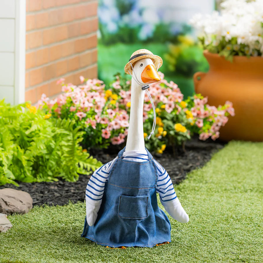 Giddy The Porch Goose