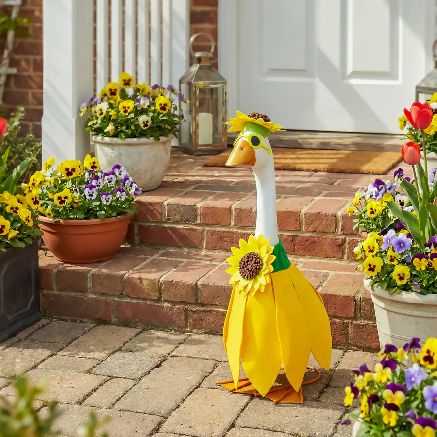 Giddy The Porch Goose